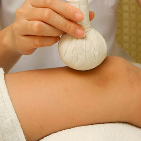 Hands-on physiotherapy treatment at Cherian Ashram